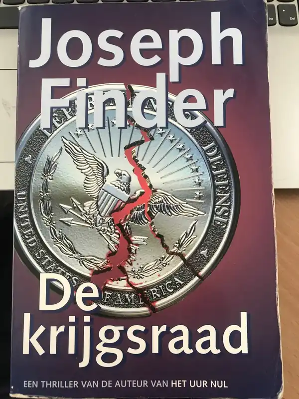 De krijgsraad - Joseph Finder Speciale Aanbieding