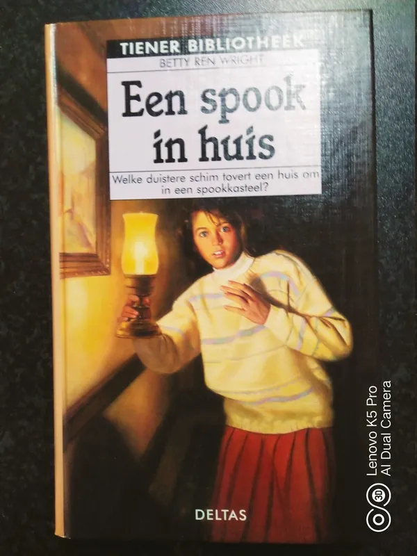 Korting Een spook in huis - Betty Ren Wright
