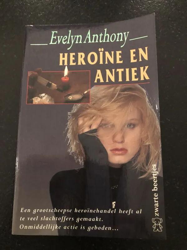 Korting Heroine en antiek - Evelyn Anthony