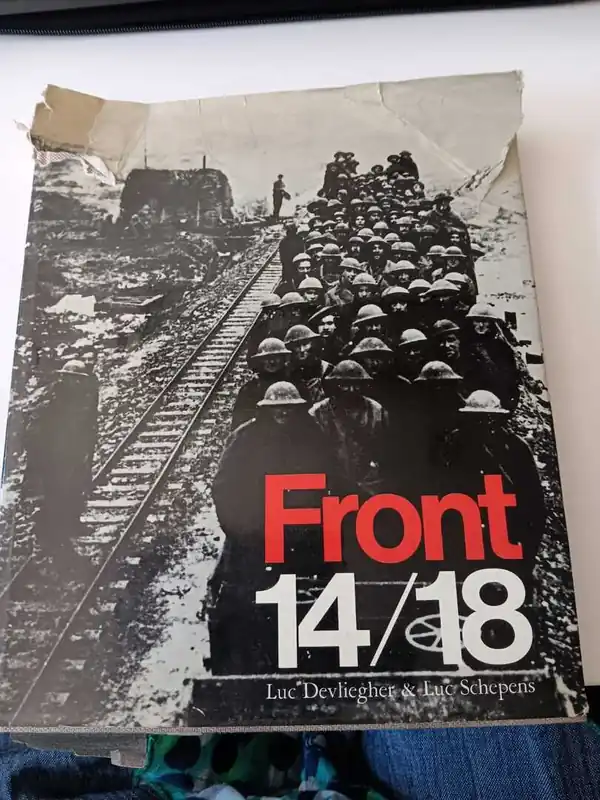 Front 14/18 - Luc Devliegher, Luc Schepens Bestseller
