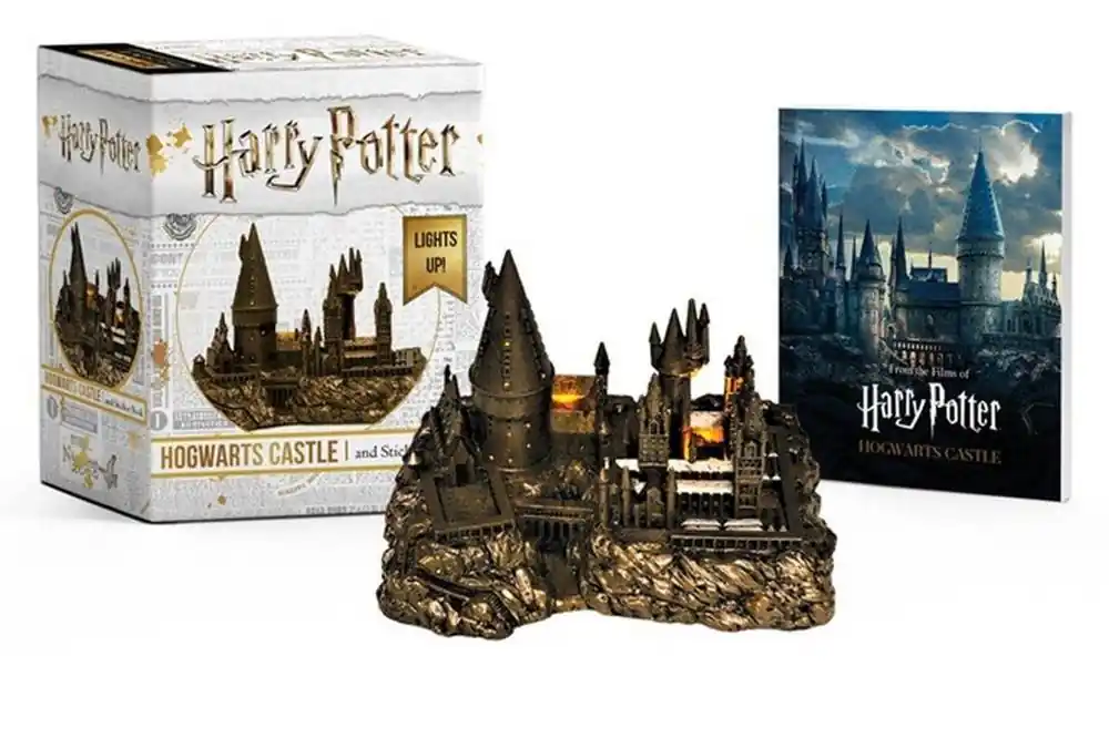 Koopje Harry Potter Hogwarts Castle and Sticker Book
