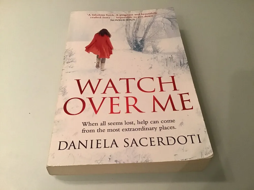 Lage Kosten Watch over me - Daniela Sacerdoti