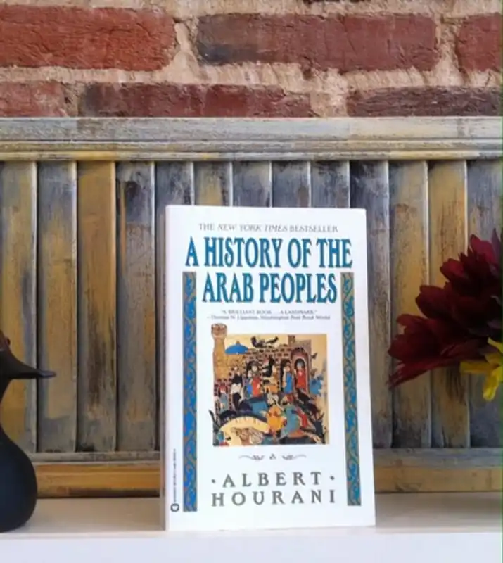 Beperkte Voorraad A History of Arab Peoples - Hourani, Albert & Malise Ruthven